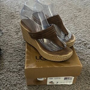 UGG Zamora Wedge Sandals 7